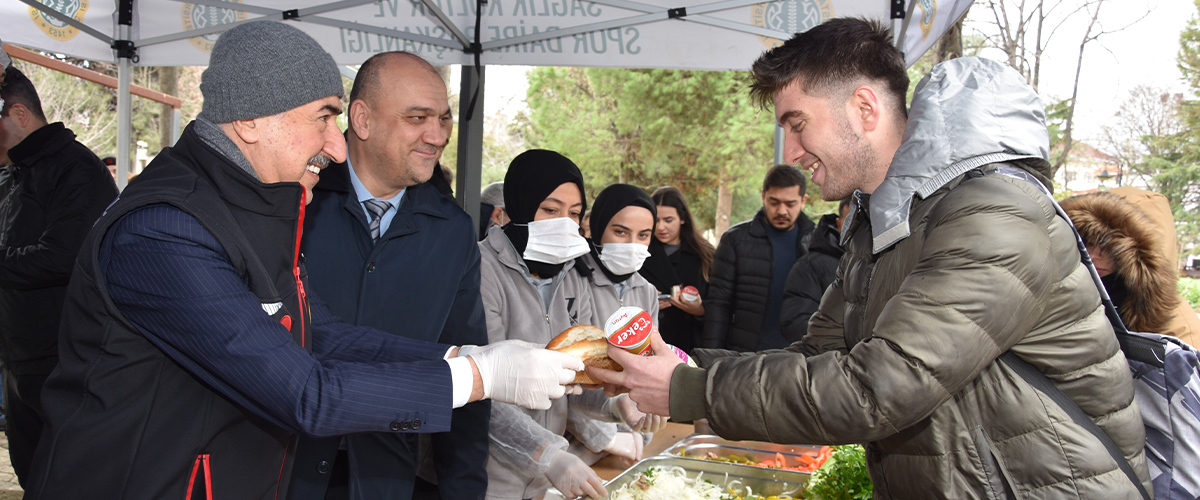 İstanbul Üniversitesi Yöresel Lezzetler Festivali, Mersin Günleri ile Devam Ediyor!