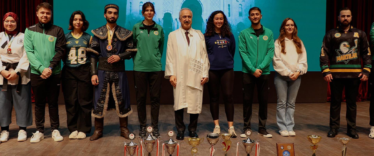 Sporcularımızdan Rektörümüze Sürpriz