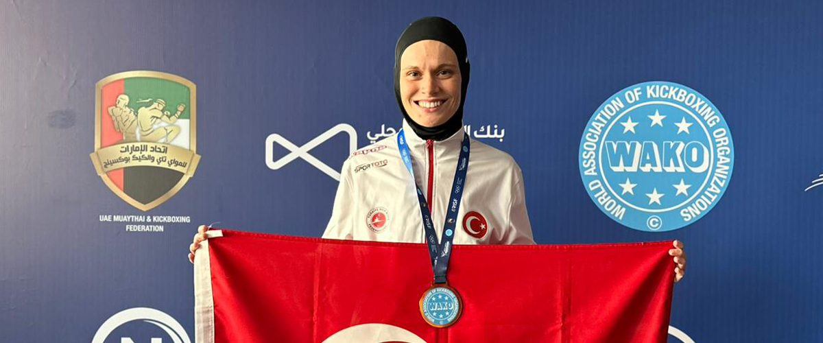 Öğrencimiz Ayşe Kaplan Dünya Kick Boks Şampiyonası’nda Üçüncü Oldu