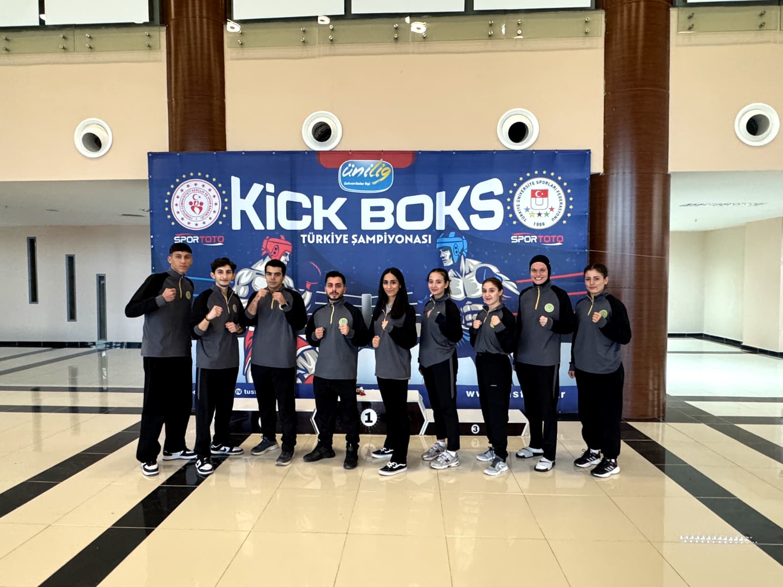 Kick Boksta Altın Madalya