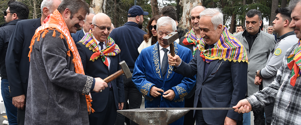 İstanbul Üniversitesi’nde Nevruz Coşkusu: Kültür ve Gelenek Bir Arada Yaşatıldı