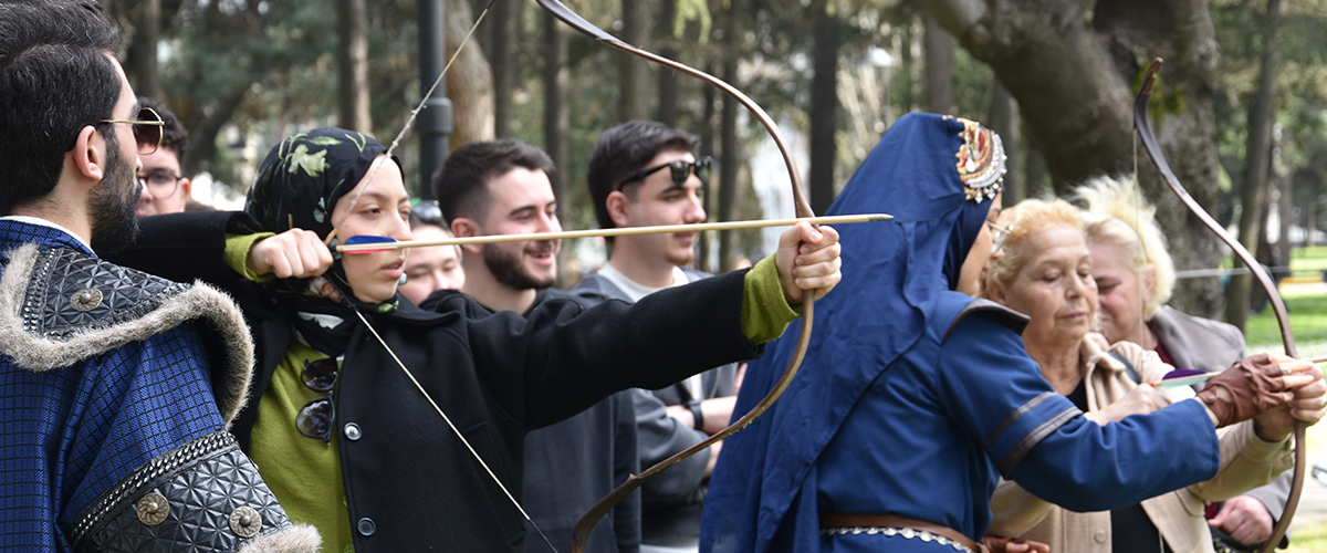 İstanbul Üniversitesi’nde Nevruz Coşkusu: Kültür ve Gelenek Bir Arada Yaşatıldı